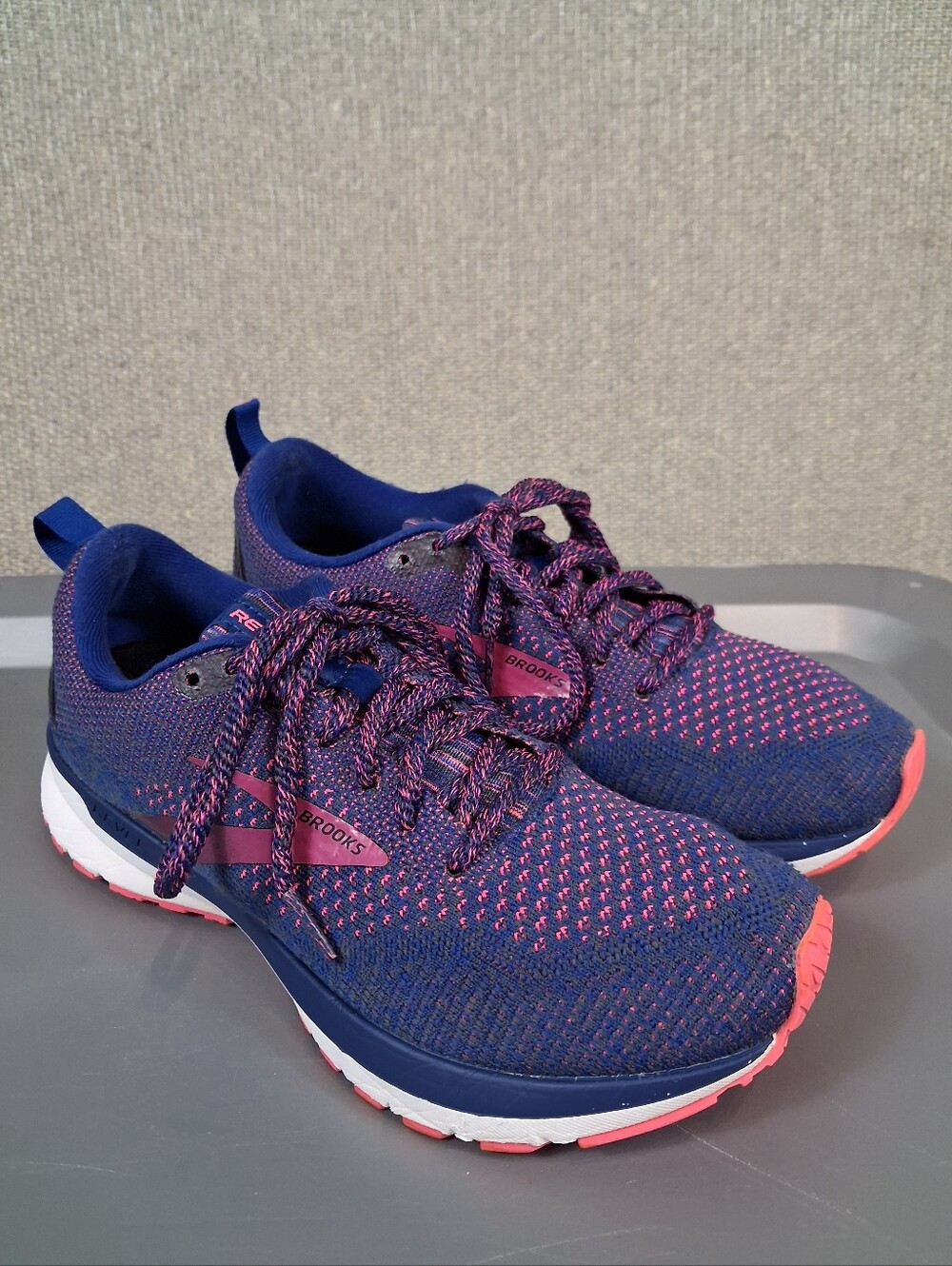 Brooks Revel 4 Womens Running Shoes Athletic Gym Blue Pink Purple Knit Size 8